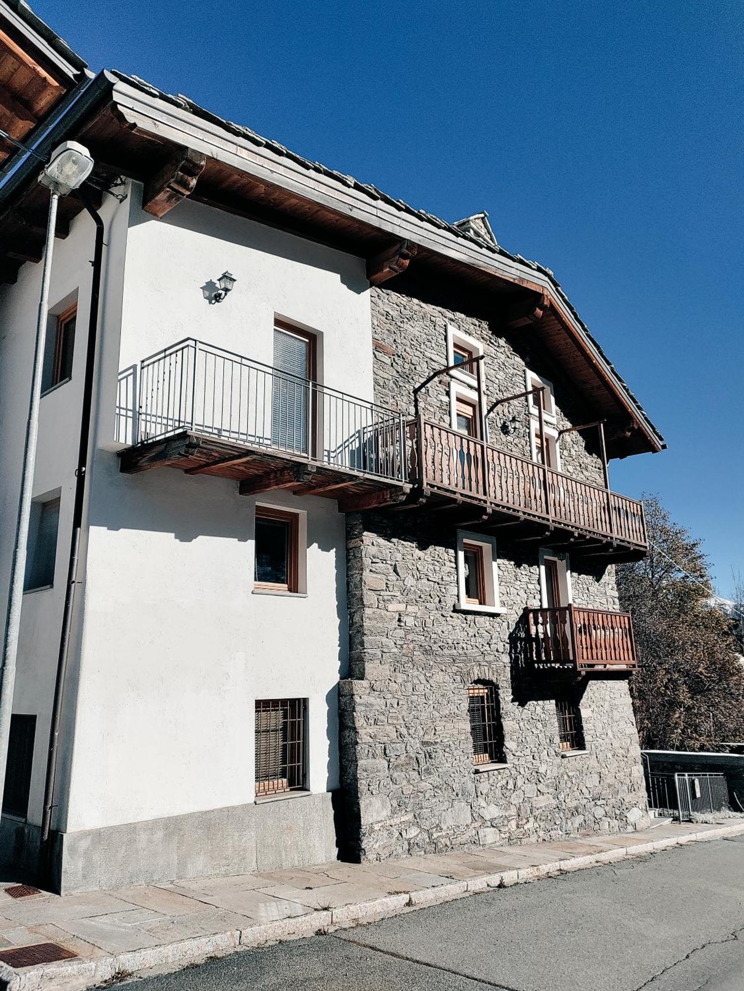 Ferienwohnung La Guida E L'Architetto Saint-Rhemy-En-Bosses Exterior foto